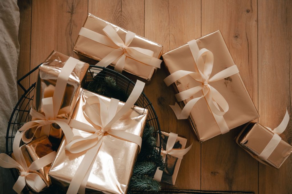 : Staff Appreciation Gifts: 25 Ideas Your Team Will Love